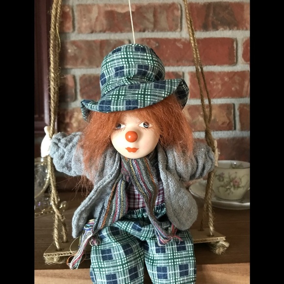 ❤️Rare Vintage Porcelain Swinging Collector Clown - Picture 2 of 8